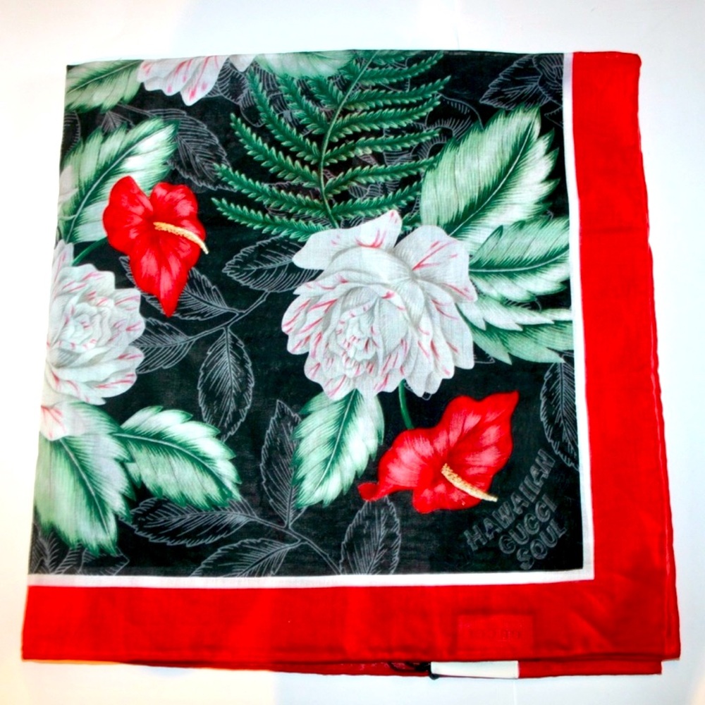 BNWT Authentic Gucci Scarf